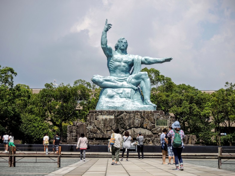 長崎平和祈念像