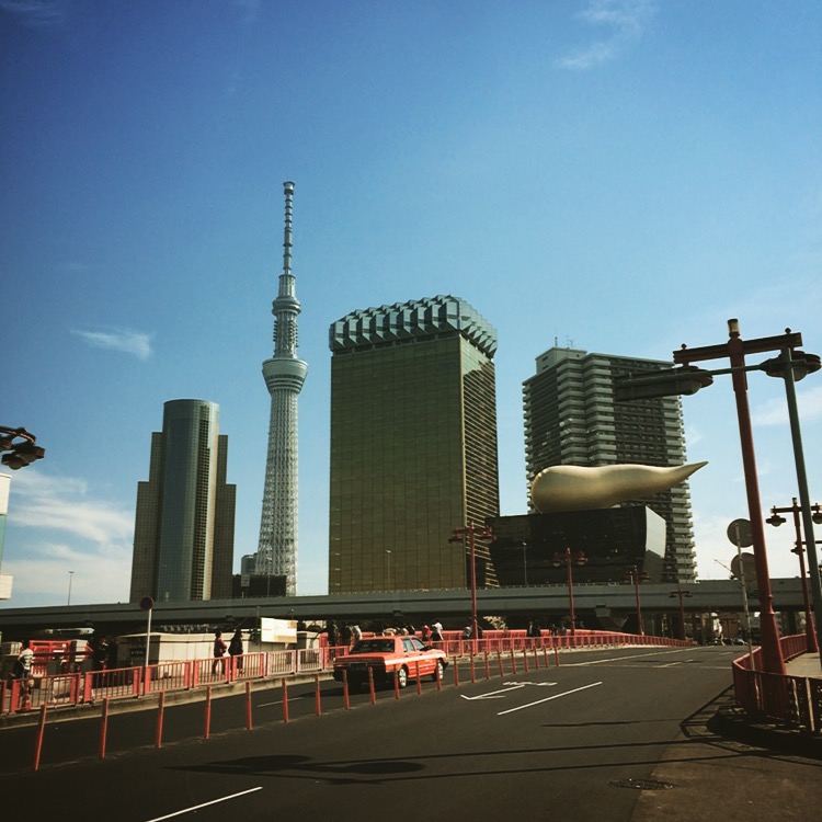 浅草最後の朝は秋晴れ