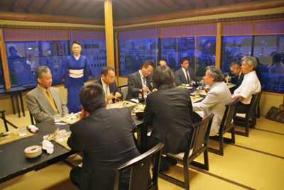 たけだや城見亭にて